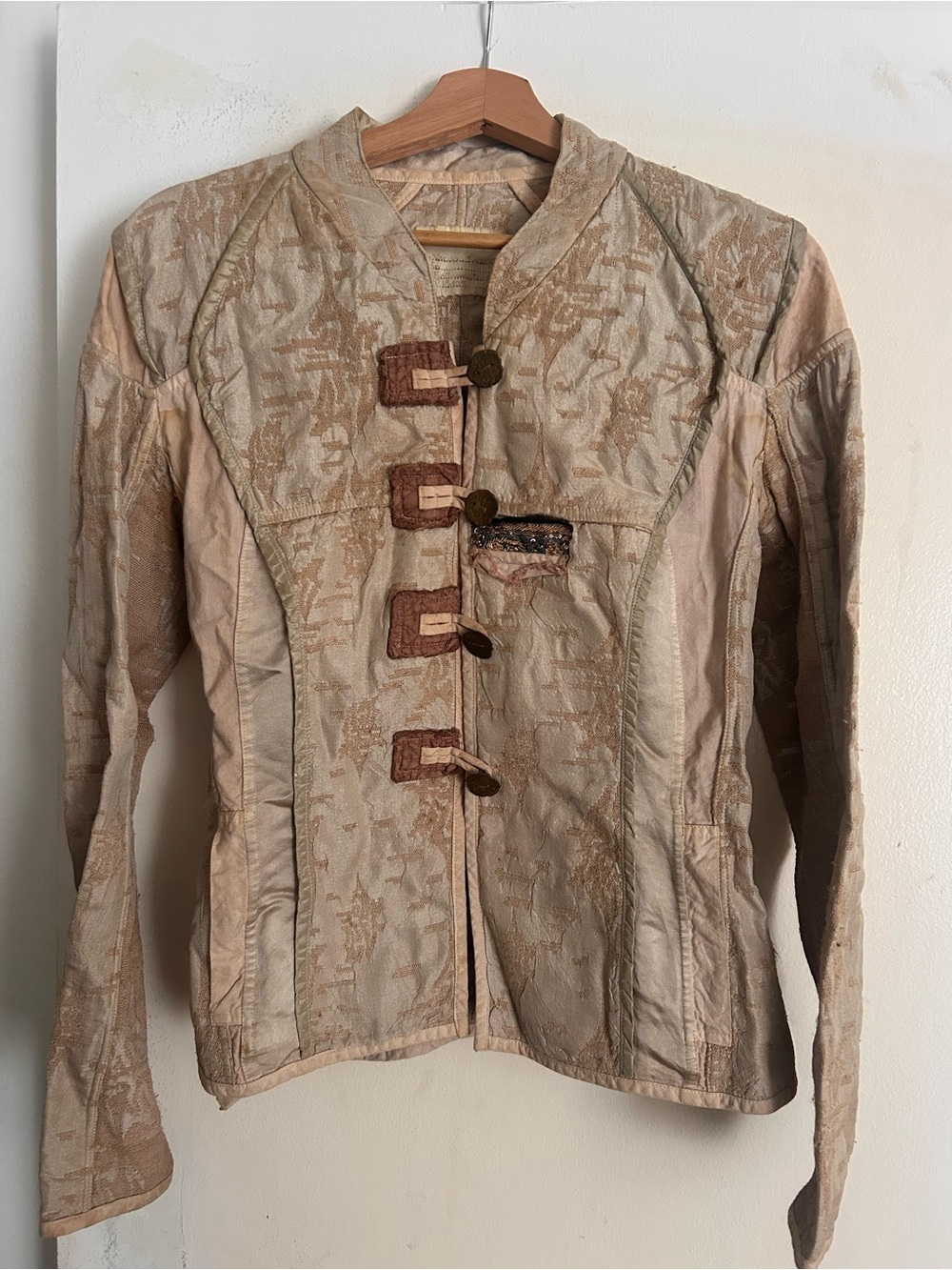 Unique! Artisanal  NYC Designer Gary Graham  Women’s Beige Textured Jacket